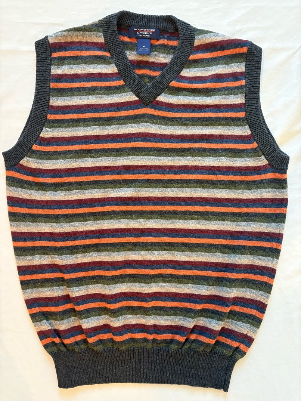 Roundtree & Yorke Men’s Striped Wool blend V-Neck Sweater Vest M
